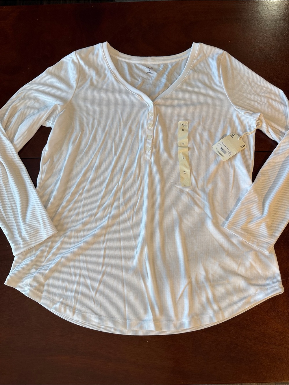 NWT a.n.a women’s plus White Ribbed Long-Sleeve Henley Top